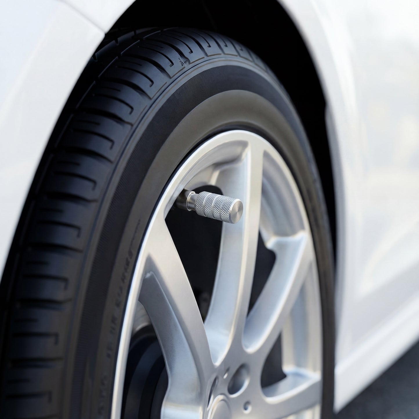 Silver Aluminum Tire Valve Caps (4-Pack) – Rust-Resistant Metal Stem Covers